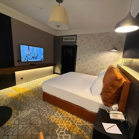 Crown Town Hotel-2